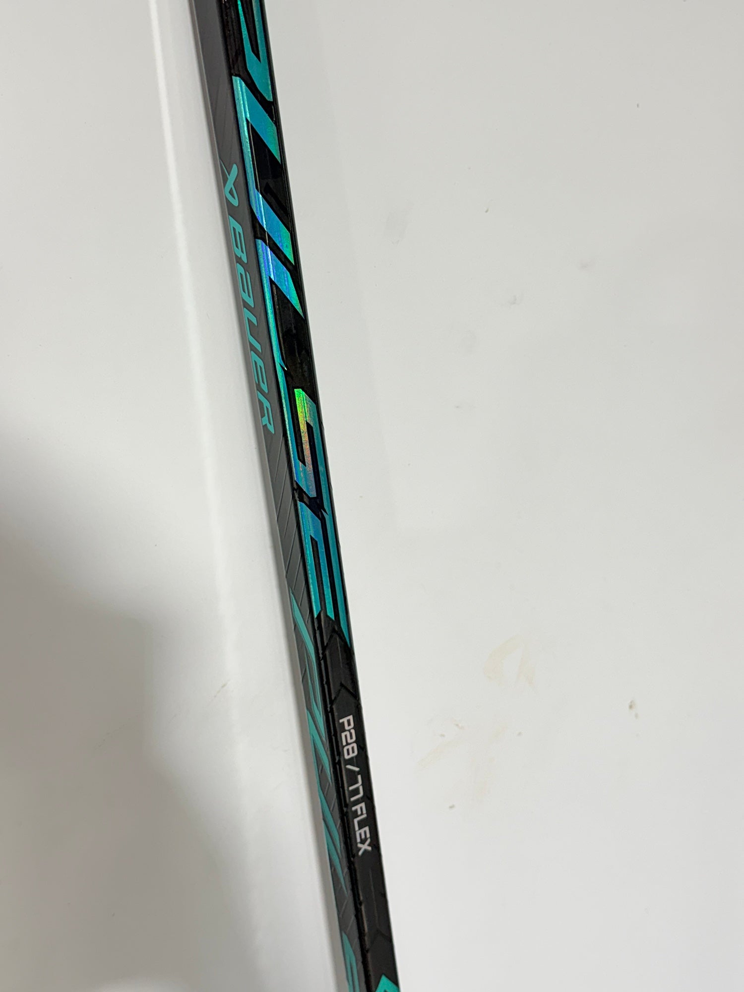 Senior Bauer Pulse Right Hand Hockey Stick P28 77 Flex Pro Stock 