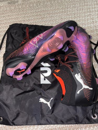 Purple Men's Size M 9.5 (W 10.5) Puma Future Cleats (New)