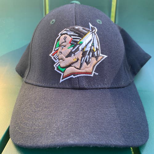 University of North Dakota Fighting Sioux Zephyr Flex Hat M/L NCAA Hockey *Read Full Description*