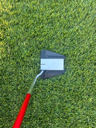 Odyssey Versa Twelve RH Putter 34" (Used)