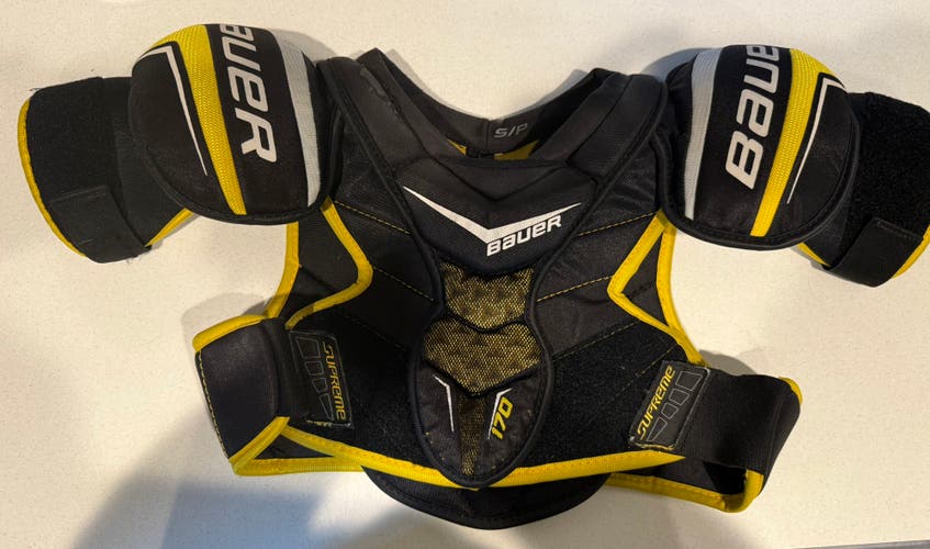 Small Junior Bauer Supreme S170 Shoulder Pads (Used)