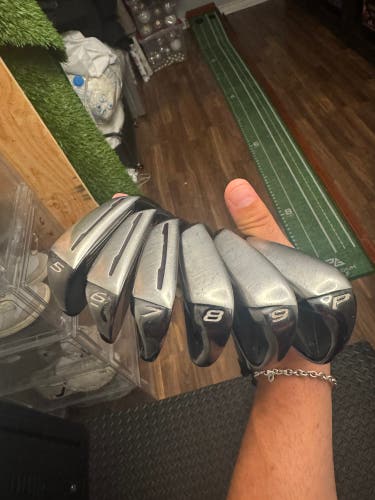 TaylorMade Left Hand Iron Set Regular Flex Graphite/Steel Shaft (Used)