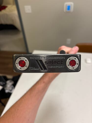 Scotty Cameron Select Newport Right Handed Putter 34"