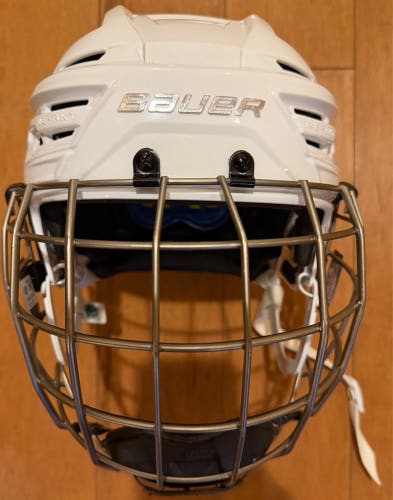Medium Bauer Re-Akt 150 Helmet (Used)