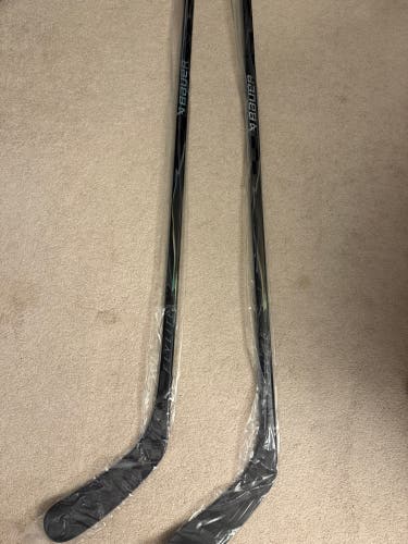Senior Bauer Vapor Flylite Right Handed Hockey Stick P92 70 Flex Pro Stock (New)