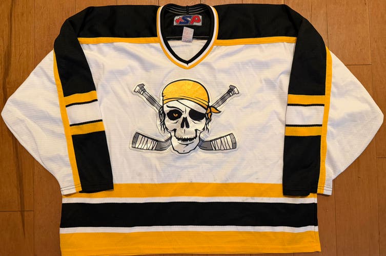 SP White XXL Adult Hockey Jersey (Used)