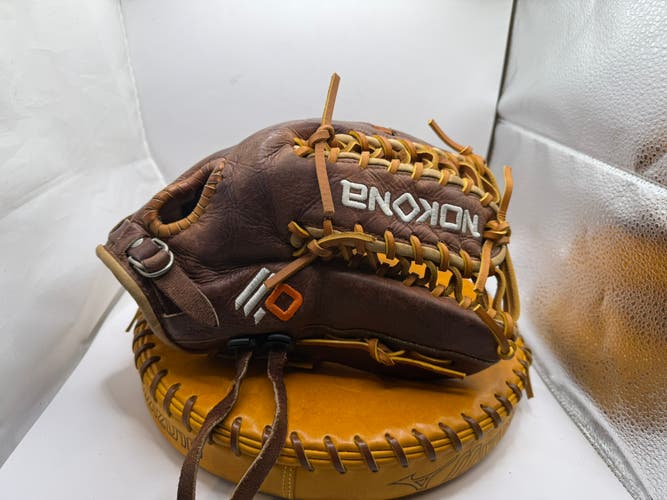 Outfield RH Nokona Alpha S-7T Baseball Glove 12.25" (Used)
