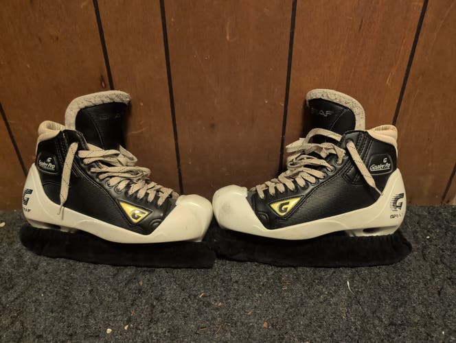 Graf Hockey Goalie Skates Size 11, Wide (Used)