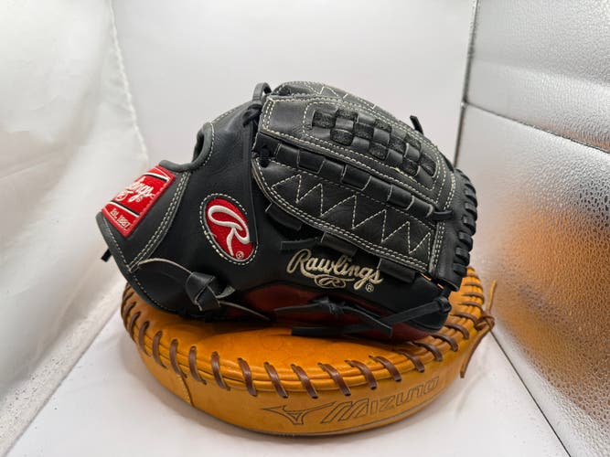 Pitcher's RH Rawlings Heart of the Hide Baseball Glove 12" (Used)