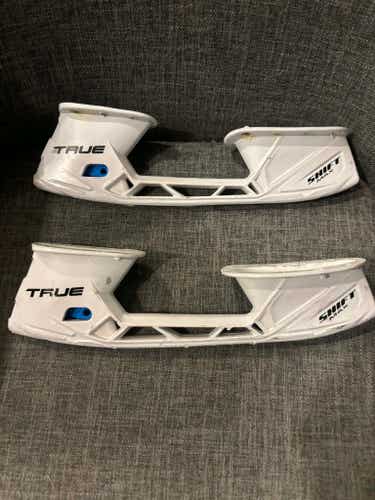 True Shift Max Hockey Skate Blade Holders, Size 254