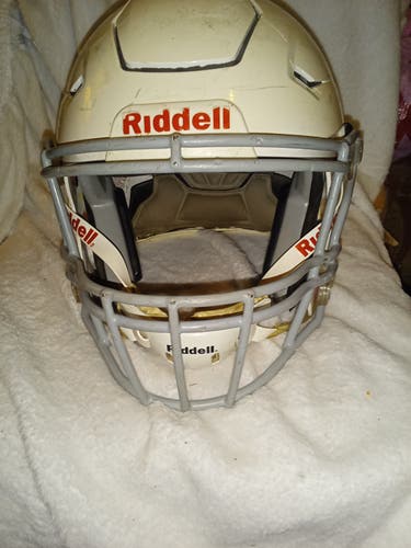 Youth Medium Riddell SpeedFlex Helmet (Used)