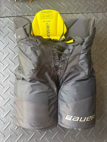 Men's Senior Medium Bauer Supreme 2S Pro Hockey Pants (Used)