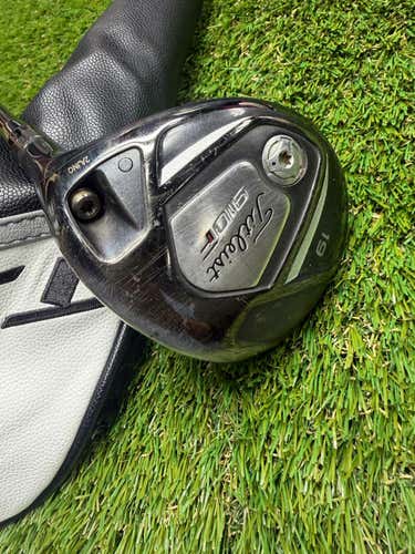 Titleist 910F - 5 wood 19* - Stiff Flex - Graphite - Diamana 82 - RH
