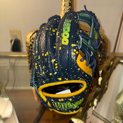 Wilson A2000 RH Infield Baseball Glove 11.75" (New)
