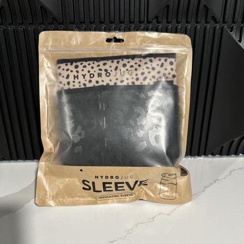 Hydrojug Pro Water Bottle Sleeve Black Tan Leopard with Strap 73oz Cap. UPS1212