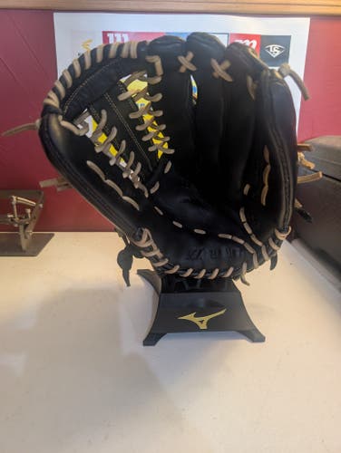 Outfield RH Mizuno MVP Prime Baseball Glove 12.75" (Used)