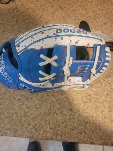 2025 Wilson RH Infield A2000 Softball Glove 12" (New)