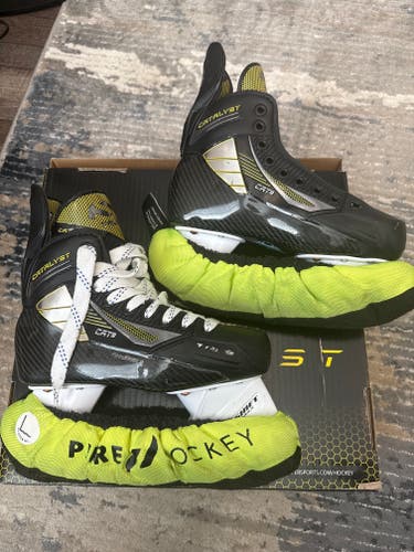 Black/Yellow True Catalyst 9 Hockey Skates Regular Width Size 4 (Used)