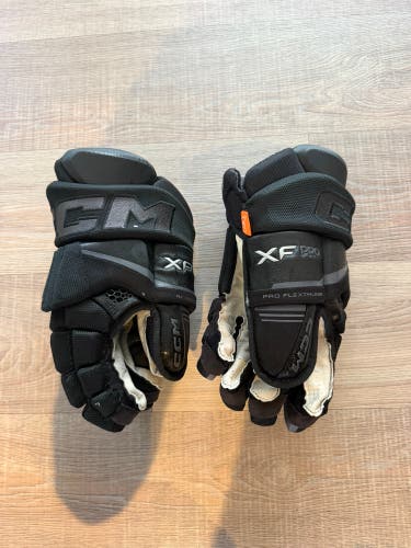 CCM Tacks XF Pro Gloves 14" (Used)