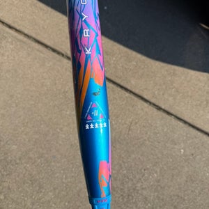 2026 Louisville Slugger Kryo Composite Bat (-11) 19 oz 30" (Used)