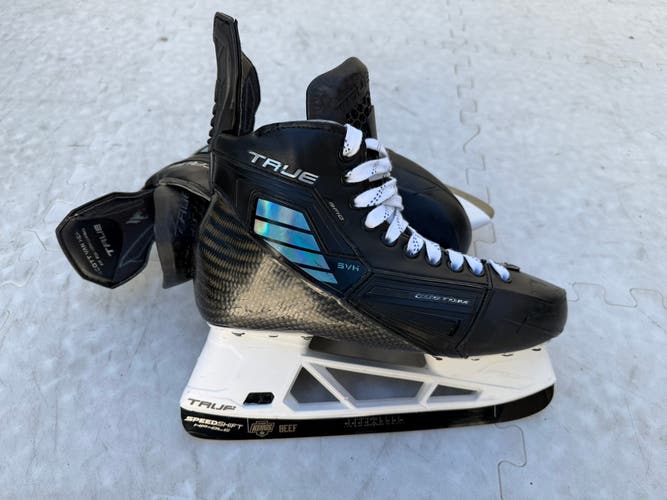 True SVH Custom Hockey Skates Pro Stock 8 (Used)