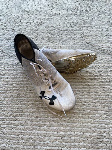 White Men's Adult Size M 11.0 (W 12.0) Under Armour (Used)
