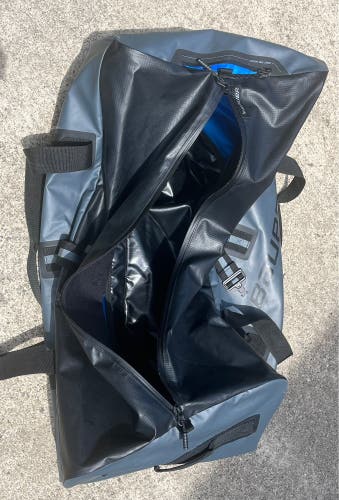 BAUER PREMIUM TACTICAL SENIOR HOCKEY EQUIPMENT BAG GENTLY USED