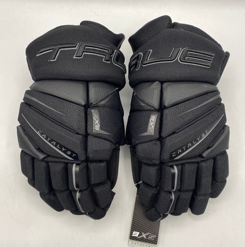 NEW True Catalyst 9x5 Gloves, Blackout 13"