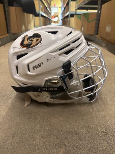 White Small Bauer Re-Akt 150 Helmet