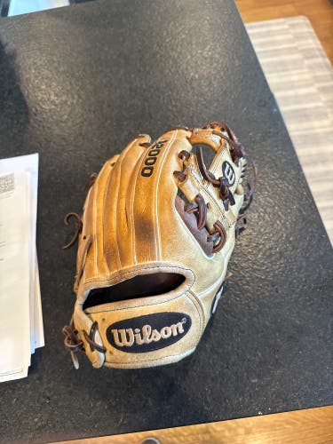 Wilson A2000 RH Infield Baseball Glove 11.5" (Used)