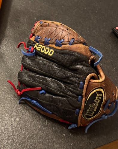 Wilson A2000 RH Pitcher's Baseball Glove 11.5" (Used)