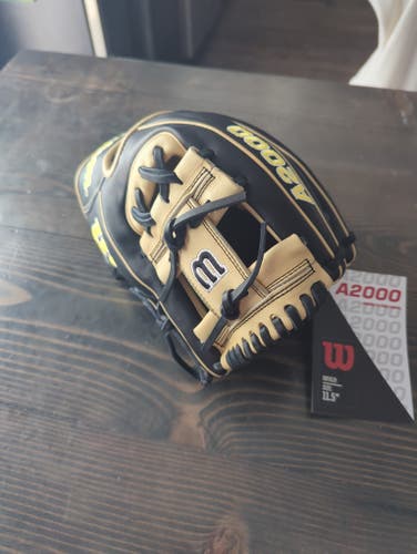 2025 Wilson RH A2000 1786 Baseball Glove 11.5" (New)