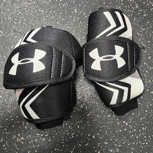 Used Under Armour STRATEGY Lacrosse Arm Pads/Guards Black MD 11849-S000041660
