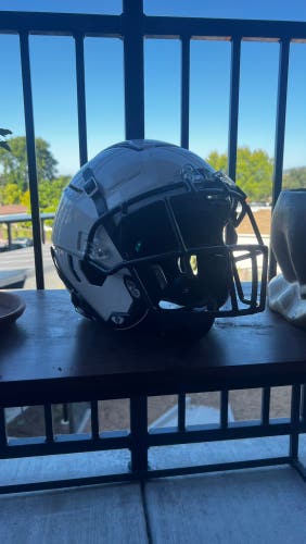 White Youth Large Schutt F7 Helmet (Used)