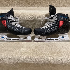 True Pro Custom Hockey Skates Size 4.5 (Used)
