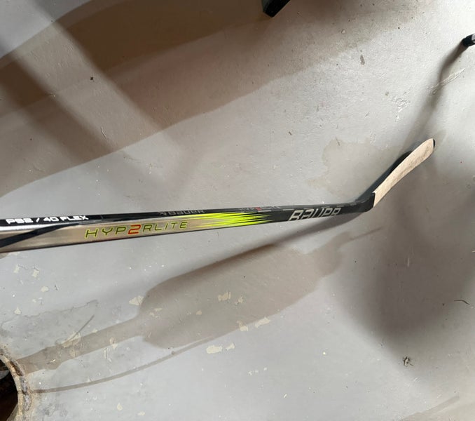 Junior Bauer Vapor Hyperlite 2 Left Hand Hockey Stick P92 40 Flex (Used)