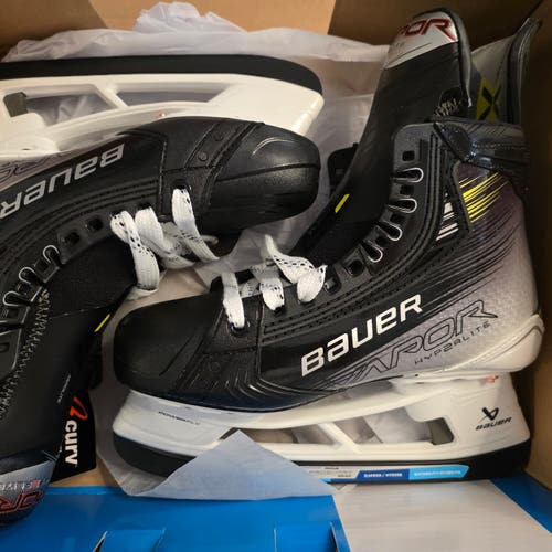 Bauer Vapor Hyperlite2 Hockey Skates Regular Width Pro Stock 5.5 (New)