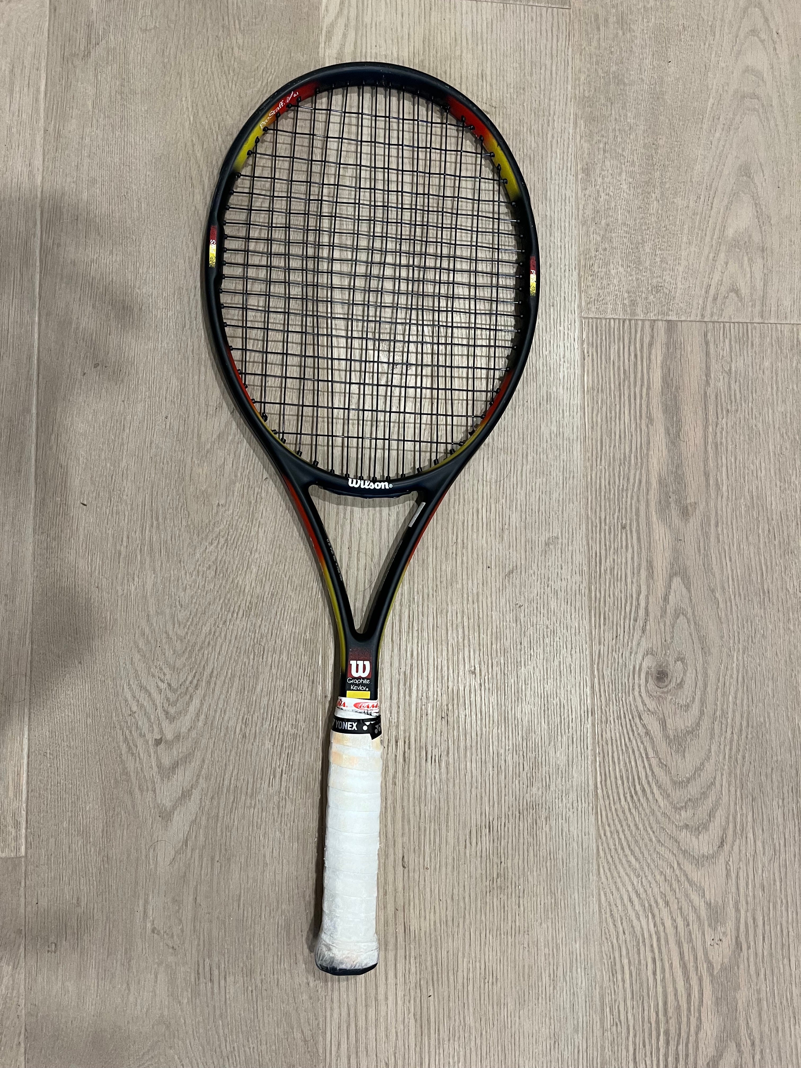 Wilson Pro Staff Six.One 95 Wilson Pro Staff (95) 6.1 Buy