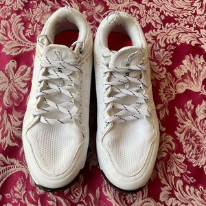 White Women's 6.5 Adult Under Armour Molded Lax Cleats (Used)