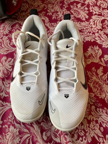 White Men's Size M 8.0 (W 9.0) Adult Nike Trout Low Top Molded Cleats (Used)