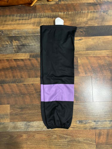 Atlanta Gladiators game used ECHL Hockey Fights Cancer HFC Black Senior K1 Socks Pro Stock (Used)