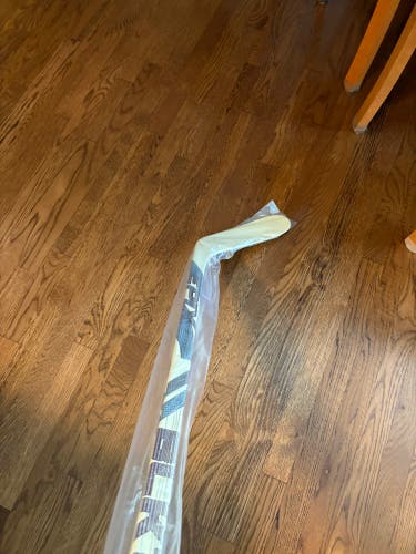 Senior  Right Handed Hockey Stick P28M 77 Flex Pro Stock (New)