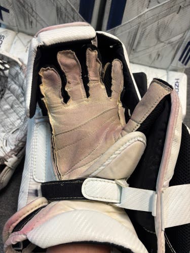 True Goalie Gloves Pro Stock (Used) 580