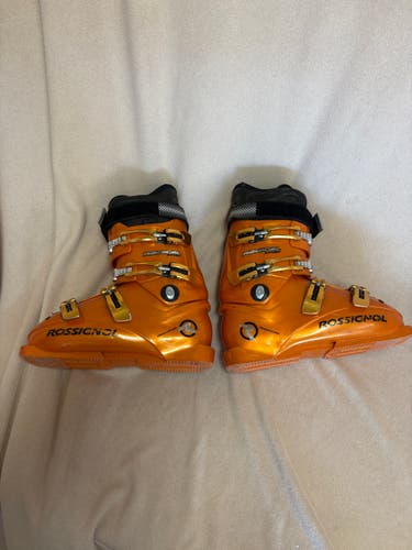 Mondo 27 & 27.5 Unisex Salomon All Mountain Radical Junior Ski Boots (Used)