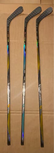 Senior Bauer Vapor Flylite Right Handed Hockey Stick P28 77 Flex Pro Stock (New 3 sticks)