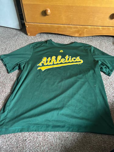 Green XL Adult Unisex Majestic Shirt (Used)
