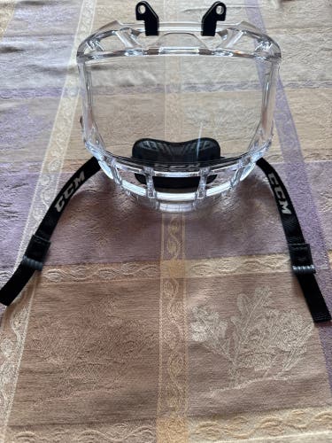 Hockey CCM FV1 Shield (small, Used)