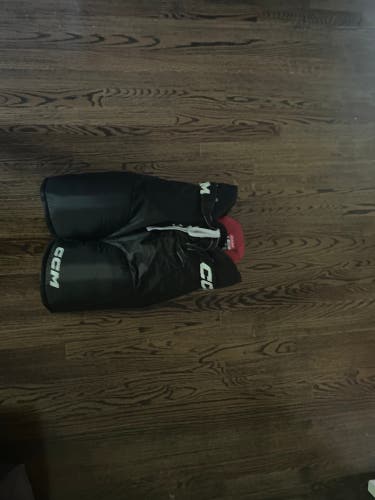 Men's Senior Medium CCM Hockey Pants (Used)