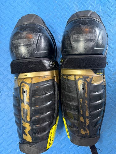 Intermediate CCM Tacks AS-V Pro 13" Shin Pads (Used)
