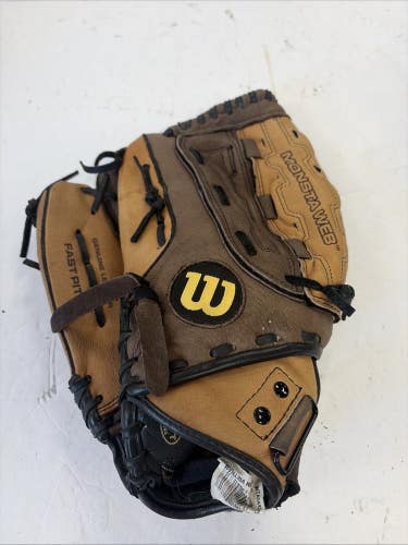 Wilson A440 RHT Size 12.5 Inch Fast Pitch Leather Softball Glove. Monsta Web